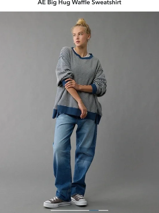 American Eagle Outfitters Big Hug Sweatshirt - Picture 10 of 10